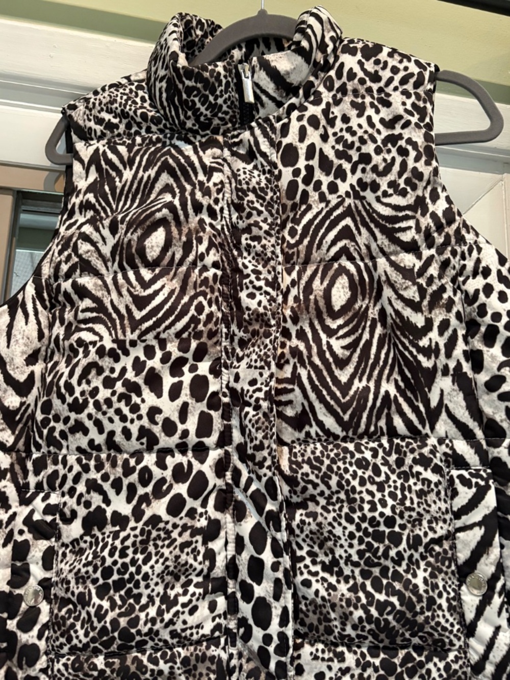Animal Print Vest - Picture 2 of 6